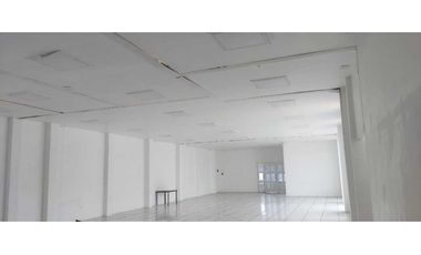 Excelente local comercial a pie de vía corta santa Ana Tlax
