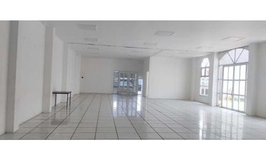 Excelente local comercial a pie de vía corta santa Ana Tlax