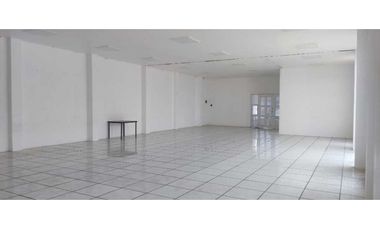 Excelente local comercial a pie de vía corta santa Ana Tlax