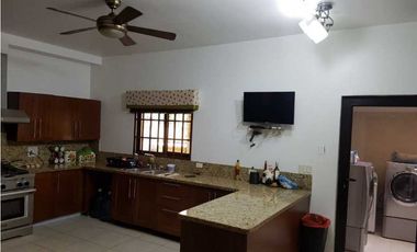ALQUILA CASA 4 REC CLAYTON EMBASSY CLUB cv