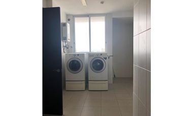 SE ALQUILA BELLO Y AMPLIO APTO LINEA BLANCA EN COSTA DEL ESTE