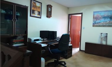 Casa 4 ambientes con dependencia — Zona San Carlos