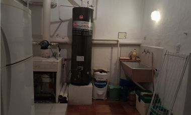 Casa 4 ambientes con dependencia — Zona San Carlos