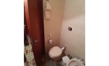 Casa 4 ambientes con dependencia — Zona San Carlos