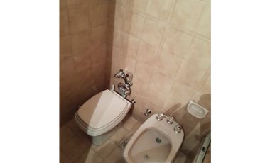 Casa 4 ambientes con dependencia — Zona San Carlos