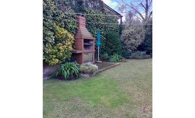 Casa 4 ambientes con dependencia — Zona San Carlos