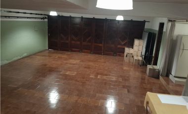 Casa 4 ambientes con dependencia — Zona San Carlos