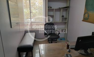 Oficina en Arriendo en Paseo Bulnes . Metro Moneda