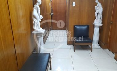 Oficina en Arriendo en Paseo Bulnes . Metro Moneda