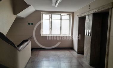 Oficina en Arriendo en Paseo Bulnes . Metro Moneda