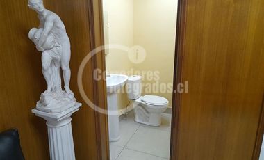 Oficina en Arriendo en Paseo Bulnes . Metro Moneda