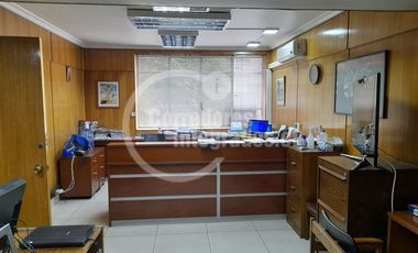 Oficina en Arriendo en Paseo Bulnes . Metro Moneda