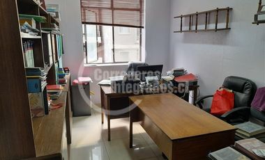 Oficina en Arriendo en Paseo Bulnes . Metro Moneda