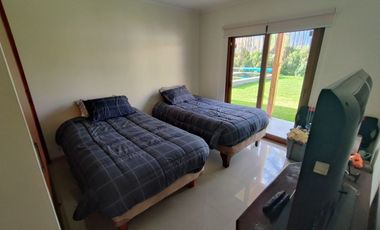 Hermosa Casa Estilo Mediterráneo , Idahue