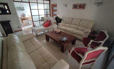 Hermosa Casa Estilo Mediterráneo , Idahue