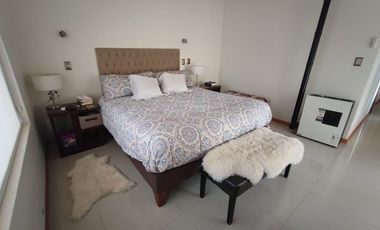 Hermosa Casa Estilo Mediterráneo , Idahue