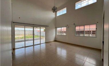 Venta de casa en Arraiján (Hill Top) GTA