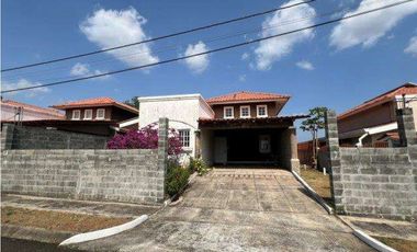 Venta de casa en Arraiján (Hill Top) GTA