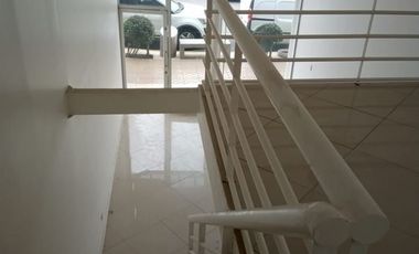 Local Comercial en Arriendo en Strip Center Small Service / Lo Barnechea
