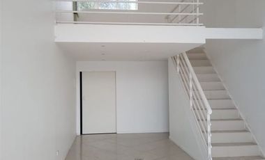 Local Comercial en Arriendo en Strip Center Small Service / Lo Barnechea
