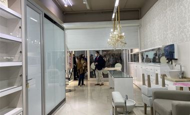 Local Comercial en Arriendo en La Dehesa / Strip Center frente al Portal La Dehesa