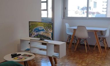 Esmeralda al 800. Departamento  2 ambientes Amueblado