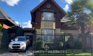 Acogedora casa en venta, Arboleda del Portal.