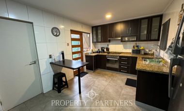 Acogedora casa en venta, Arboleda del Portal.