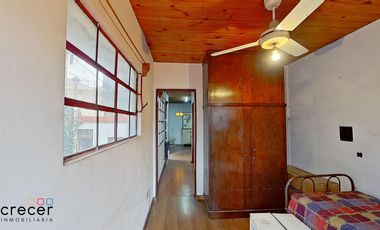 Hermosa casa de epoca de 4 ambientes con terraza y patio