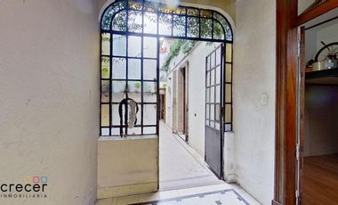 Hermosa casa de epoca de 4 ambientes con terraza y patio