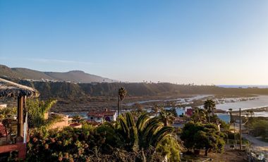 Large lot with ocean view, ideal for building a vacation home or Airbnb