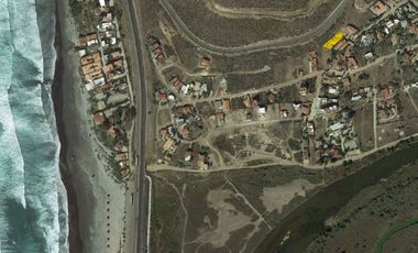 Large lot with ocean view, ideal for building a vacation home or Airbnb