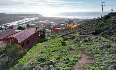 Large lot with ocean view, ideal for building a vacation home or Airbnb