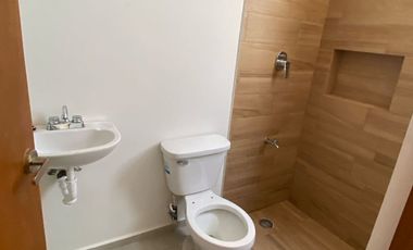 Rocío: Casa de Lujo en Country, una planta, alberca, seguridad 24/7.