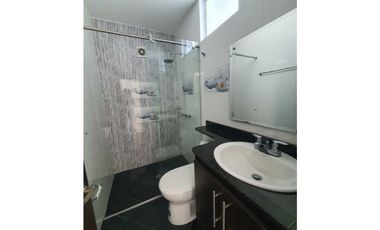 Se Vende Casa Bonita Buena Iluminación En Conjunto Cerrado