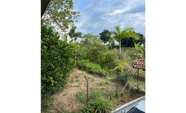 Se Vende Finca abordo de carretera en Ulloa Valle