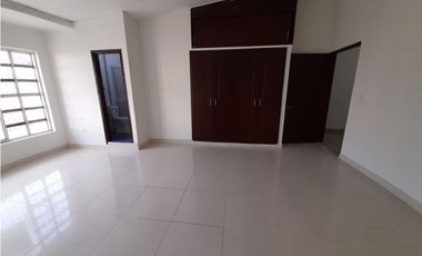 Casa de dos pisos en venta Barrio El Bosque Palmira Valle Colombia