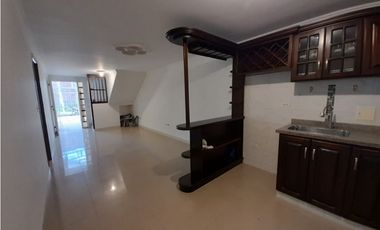 Casa de dos pisos en venta Barrio El Bosque Palmira Valle Colombia