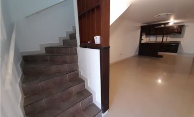 Casa de dos pisos en venta Barrio El Bosque Palmira Valle Colombia