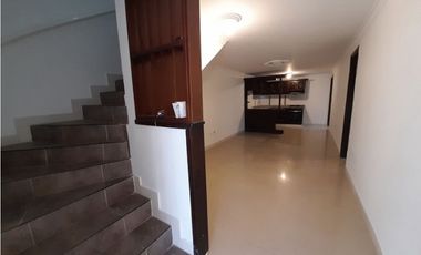 Casa de dos pisos en venta Barrio El Bosque Palmira Valle Colombia