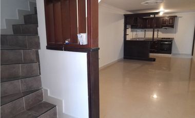 Casa de dos pisos en venta Barrio El Bosque Palmira Valle Colombia