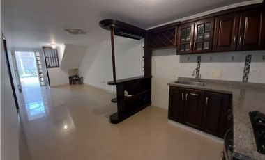 Casa de dos pisos en venta Barrio El Bosque Palmira Valle Colombia