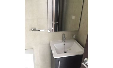 Se alquila apartamento en Avenida Balboa $900