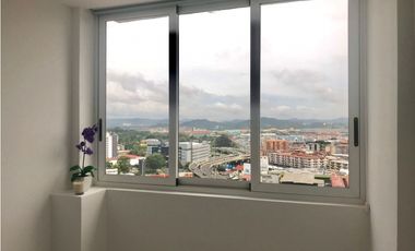 Se alquila apartamento en Avenida Balboa $900