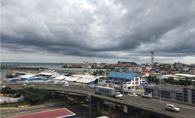 Se alquila apartamento en Avenida Balboa $900