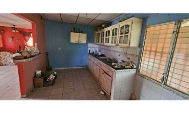 VENDO.CASA.EN ALGARROBO