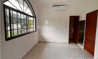 VENDO CASA EN URBANIZACIÓN LLANOS DE CURUNDÚ (6)