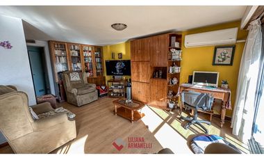 4 AMBIENTES CON DEPENDENCIA