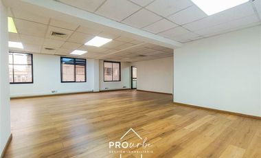 Oficina en Venta en Metro Pedro de Valdivia / Alfredo Barros Errázuruz