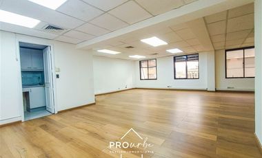 Oficina en Venta en Metro Pedro de Valdivia / Alfredo Barros Errázuruz